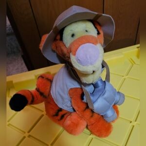 Vintage 90s Walt Disney World Safari Tigger Plush – Collectible!